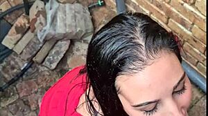 Mlada amatorka mi puši kurac posle divljeg pišaćeg facijala u zadnjem sokaku