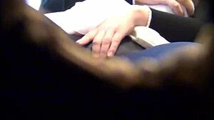 Wanita Asia Melancap Solo Di Luar