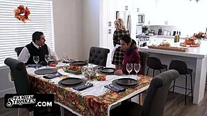 Строгият заварен баща учи разглезената заварена дъщеря и заварен син на благодарност