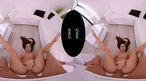 La figa stretta di Vinna Reed viene scopata forte in VR