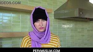 Girlfriend aku berpantat besar basahkan katil dengan squirt.