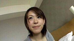 마른 아시안 틴이 빨고 세게 박혀!