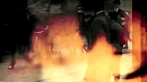 ダブルペネトレーションの狂気！レトロベイビーがワイルドに4Pアクション！