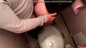 Titokban baszom a tanárnőt az iskolában, ez őrület!