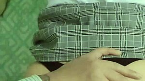 Ayah tiri tebuk aku kuat selepas emak pergi kerja