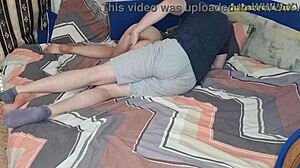 Mand tillader sexet kone creampie med nær ven