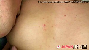 일본 쿠거 큰 엉덩이로 POV 장난감과 자지 받아