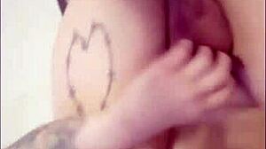 Bu gece Fernymoon'u koltukta sertçe sikiyorum