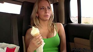 Mofozo Com - Blondinka punca snema seks video po izidu