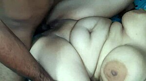 وقفت أختي بالتبني بزبي في فمها، الجزء 2!