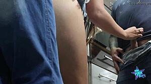 Ravena Cavalga o Pau do Meu Amigo Ruivo em Menage Quente no Trailer. Minha Nova Namorada Mostra Curvas Sensuais.