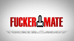 Dva vroča hunkca se poljubljata in trljata