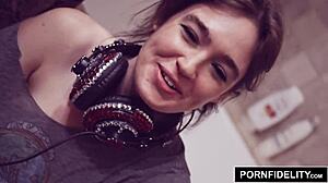 Pornfidelity - Jodi Taylor Nerdy Haus Aksi Anal Dalam