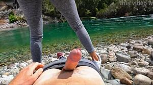 Kekasih liar saya haus kongkek awam di mana-mana