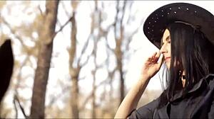 Милфикалла - уличная езда с сексуальной пышной мачехой?