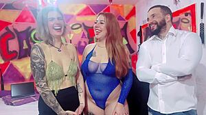 Podcast med DNA-par bliver til våd fisse knepning og cum på store naturlige patter session