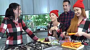 Julhelg med familje-freeuse, Serena Hill och Violet Spice