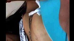 私の女の子ちんぽを激しくシゴいて、アナルを指でかき回し、お前を楽しませるためにイく