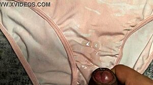 Air Mani Tumpah Seluar Dalam Pink Kawan Jururawat Aku