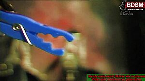 Saksalainen amatööri BDSM dominan ja orjan kanssa lateksifetissileikissä