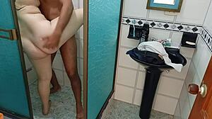 Saya Sorok Kamera Di Bilik Air Untuk Mengintip Dia Membuka Pakaian, Kemudian Kongkek Dia Secara Tak Sengaja!