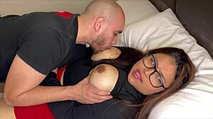 בן חורג מזעזע אותי עם פעולת פה גסה ומטורפת!