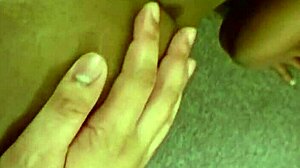 Volborstige zwarte Britse schat smacht naar diepe anale actie