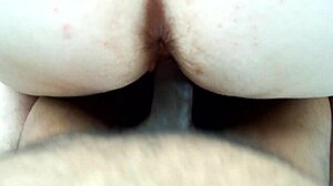 المؤخرة السمينة تجعلني مجنون، تعرف، لا أستطيع مقاومة الخلف الكبير العصير!