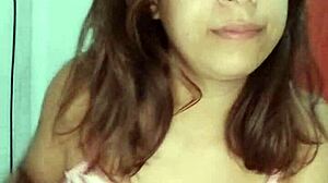 섹시 라티나가 핫 블로잡으로 유혹하네