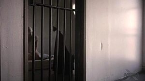 Rahibe Anny Aurora Missax Peçe İkinci Perde'de Köpek Stili İçin Eğiliyor