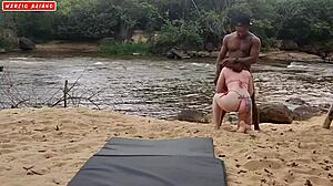 18+ genç kız sikimi ovuşturuyor vahşi fetiş oyunu için