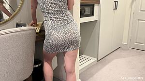 Мащеха и син в хотелско легло—Какъв шок!