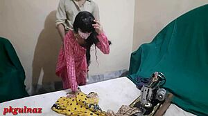 इंडियन सौतेली बहन भाई के लंड को घर पर चूत और गैंड में लेती है क्लियर हिंदी वॉइस के साथ