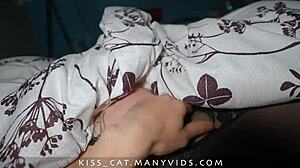 Kom du akkurat i stemors munn, stesønn? Jeg forventet ikke å dele sengen i natt med deg!