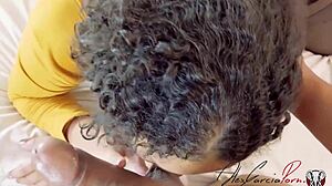 Latina nabo beder om creampie hjælp for at blive gravid