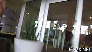 casal jovem em cena de sexo selvagem de idade legal.