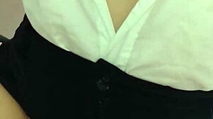 Staffa giovane addestrata da capa procace ricca in incontro bollente