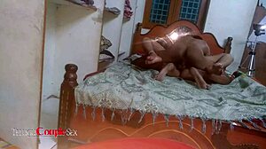 Pareja india telugu graba video de sexo casero caliente