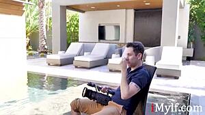 Annabell Peaks, drzá milf, čelí trestu v kanceláři.