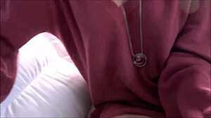 哇，Artemisia Love在家庭治疗中提供狂野款待！