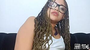 Horny stemor lengter etter stesønnens store kuk for anal