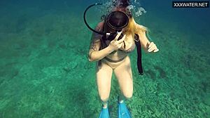 信じられない！カサンドラ・ルフィと水中海エロティックショー