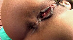 Euh, Maho Sawai Reçoit Une Énorme Éjaculation Après S'être Fait Sucer Et Baiser Durement !