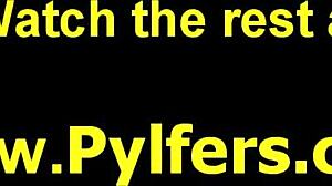 Boren grote tieten verdachte betrapt op spionage en bodycam