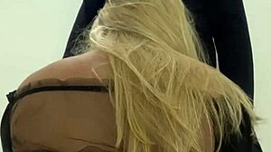 Nagy segges latin csaj csizmában keményen leszopja mostohafiát