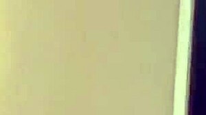 Japanilainen amatööri isot tissit ratsastaa kovaa kotivideolla doggystylella