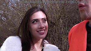 Våt Emily Pinks røff sex-eventyr