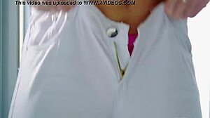 ג'סי וולט ולולה א במשחק לסבי