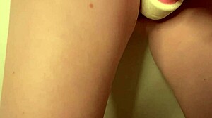 Sisarpoli alistuu täysin ja suihkuttaa tiukoihin alushousuihin