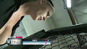 Mofozo com - modelka s obrovskými cicmi dostáva tvrdý šuk od milenca